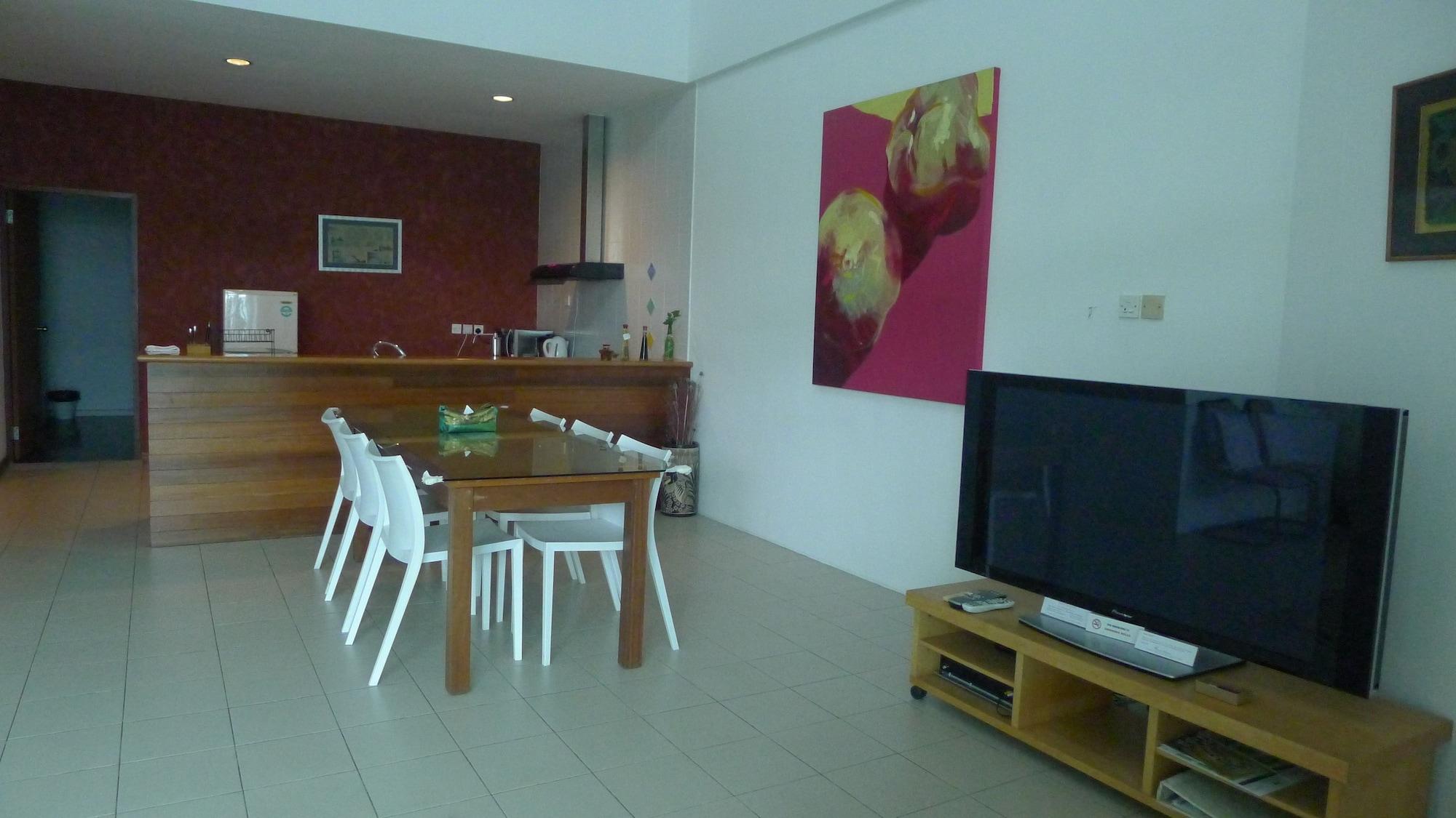 Wesberly Apartments Kuching Exterior photo