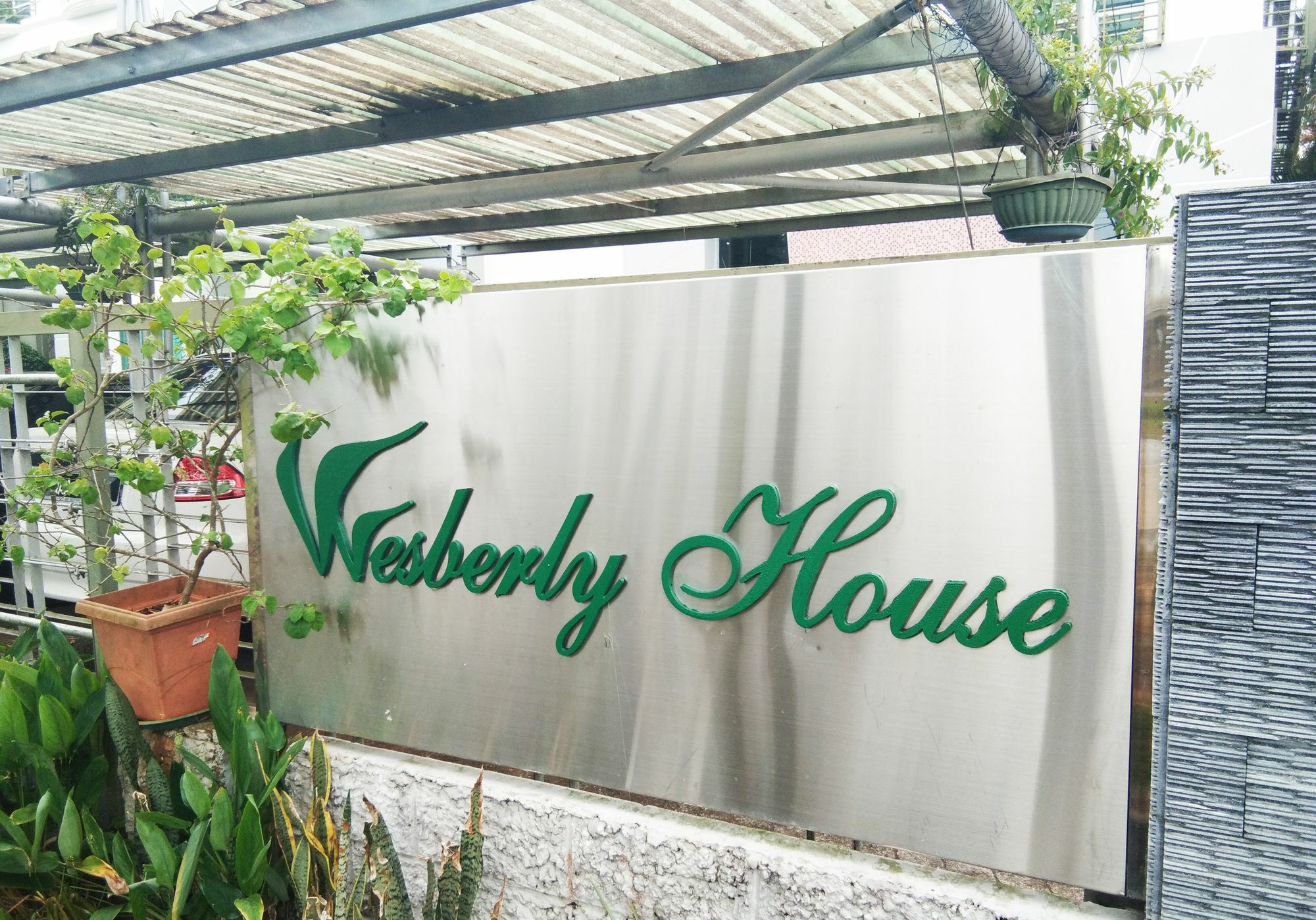 Wesberly Apartments Kuching Exterior photo